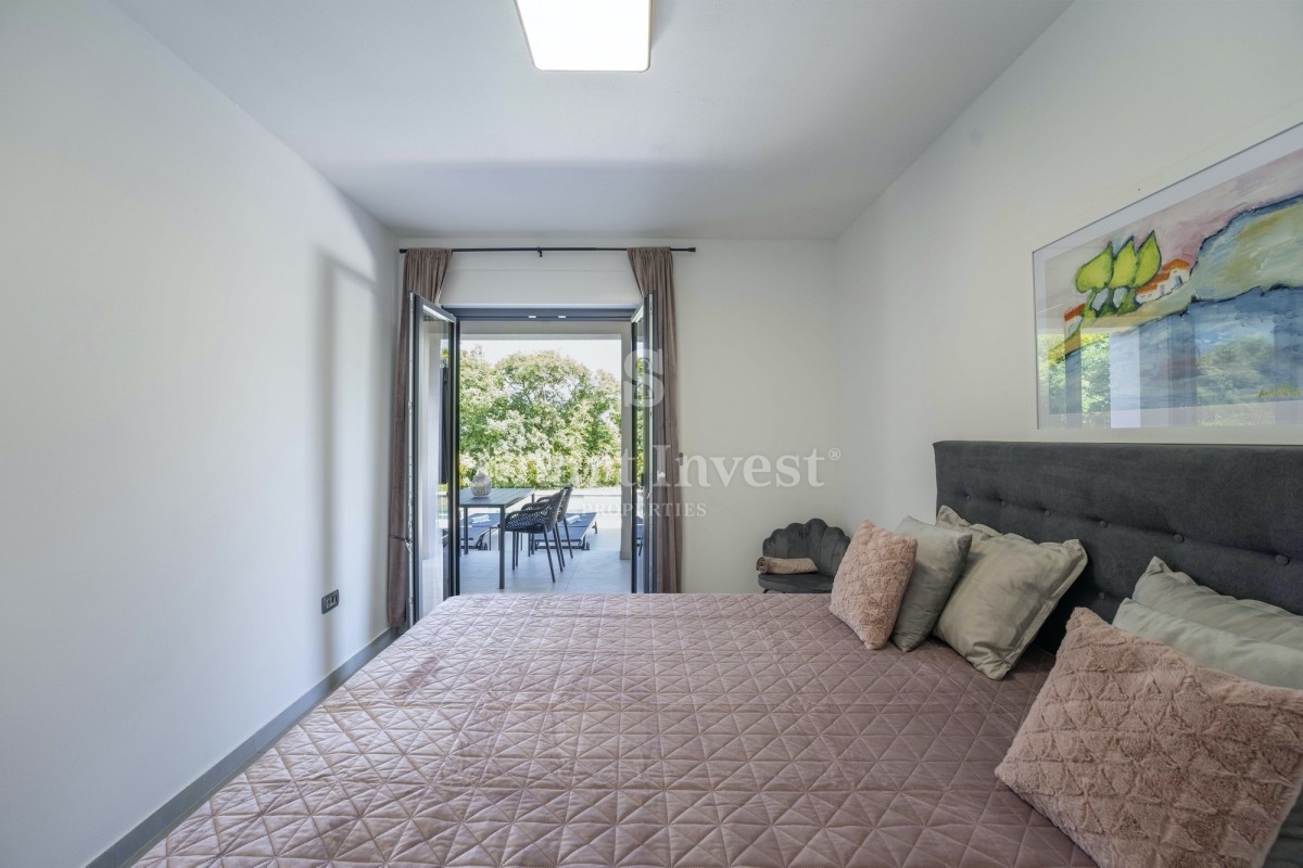 LABIN - RABAC, nuova villa moderna con piscina, a 7 km dal mare