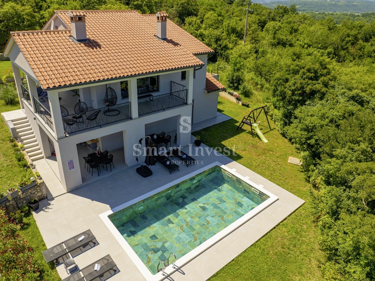 LABIN - RABAC, nuova villa moderna con piscina, a 7 km dal mare