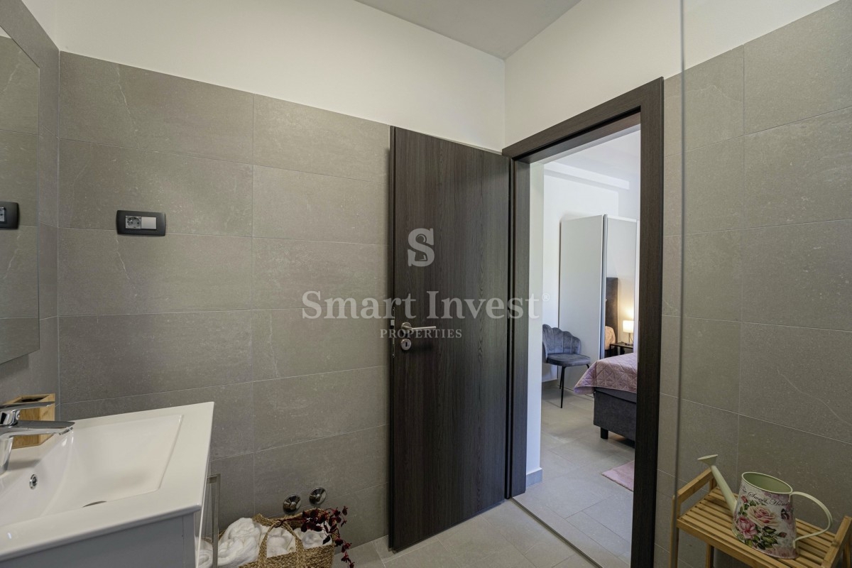 LABIN - RABAC, nuova villa moderna con piscina, a 7 km dal mare