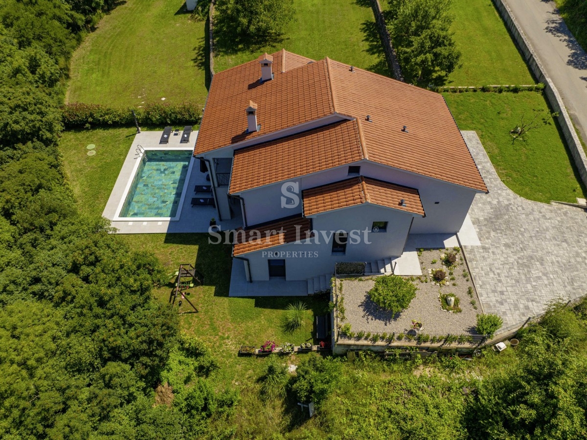 LABIN - RABAC, nuova villa moderna con piscina, a 7 km dal mare