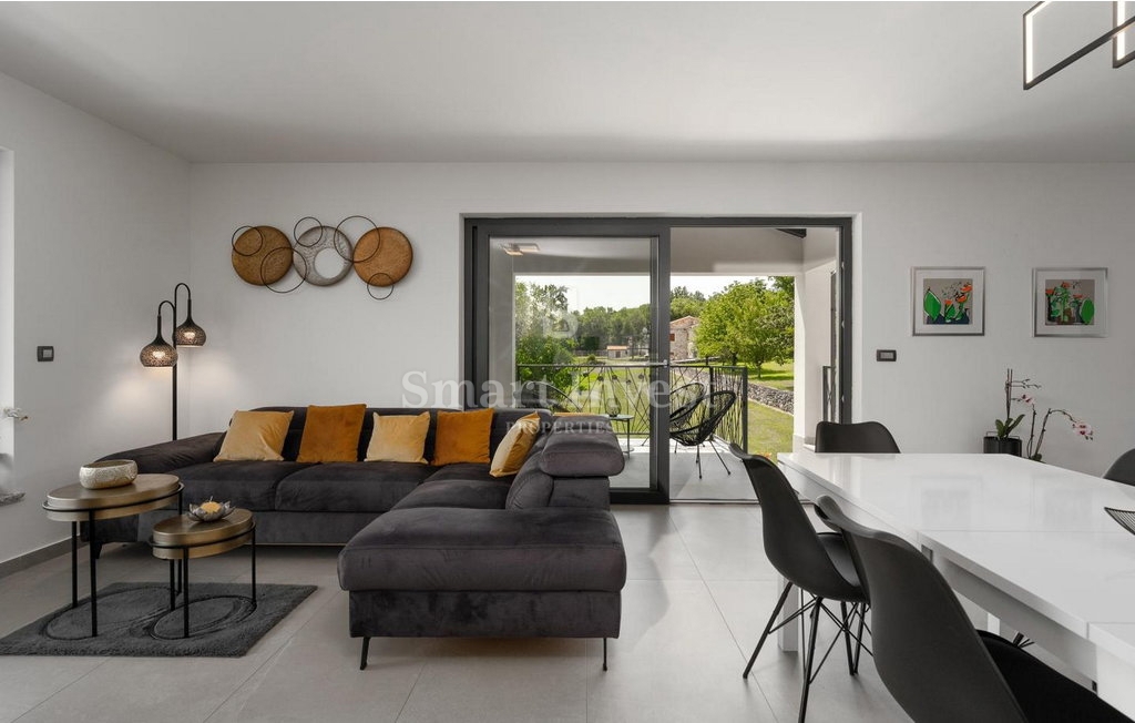 LABIN - RABAC, nuova villa moderna con piscina, a 7 km dal mare