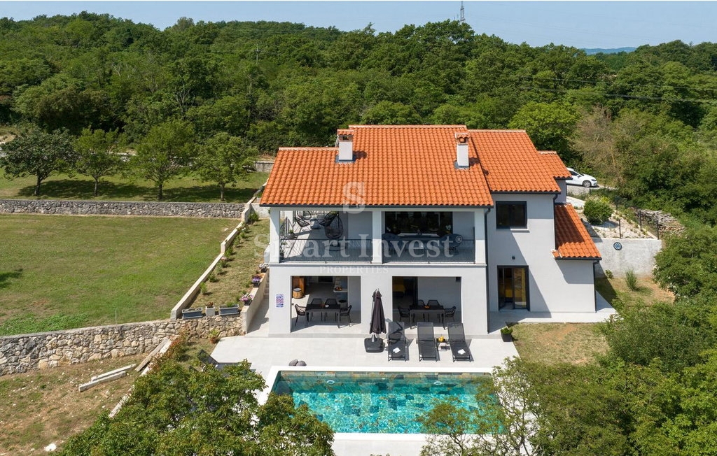 LABIN - RABAC, nuova villa moderna con piscina, a 7 km dal mare