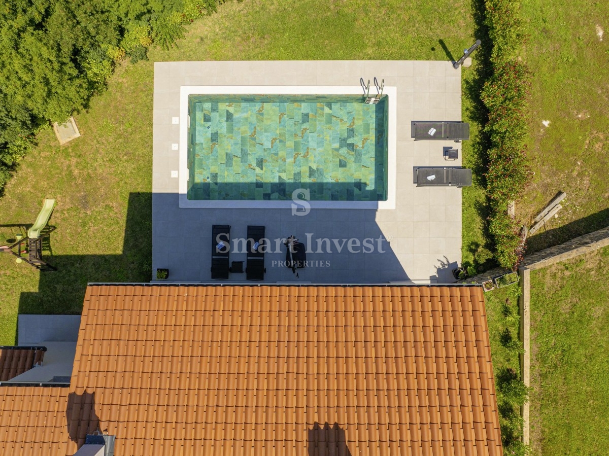 LABIN - RABAC, nuova villa moderna con piscina, a 7 km dal mare