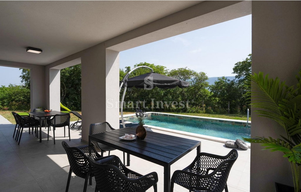 LABIN - RABAC, nuova villa moderna con piscina, a 7 km dal mare