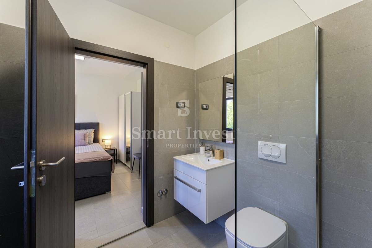 LABIN - RABAC, nuova villa moderna con piscina, a 7 km dal mare