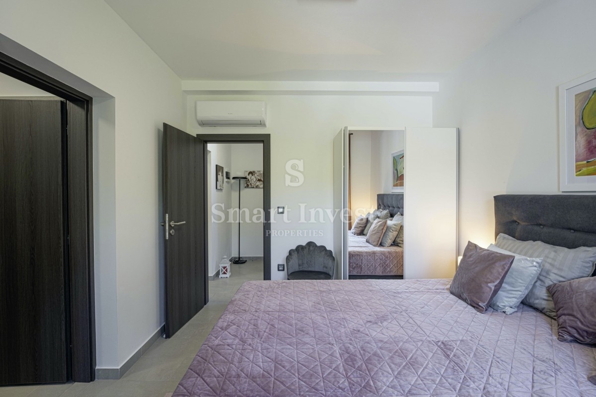 LABIN - RABAC, nuova villa moderna con piscina, a 7 km dal mare