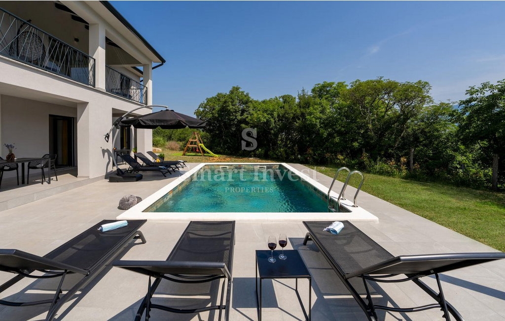 LABIN - RABAC, nuova villa moderna con piscina, a 7 km dal mare