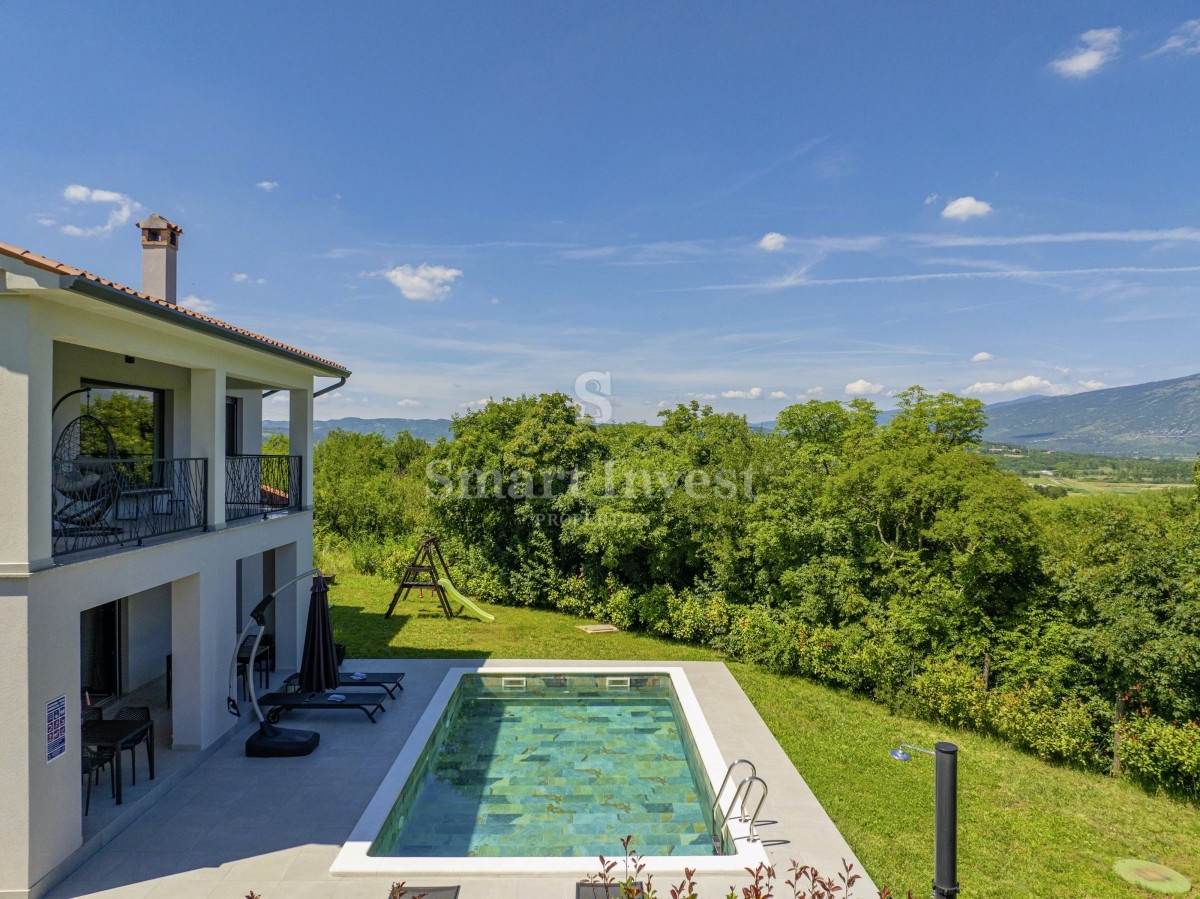 LABIN - RABAC, nuova villa moderna con piscina, a 7 km dal mare