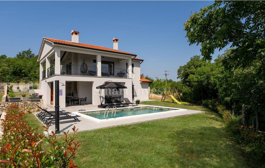 LABIN - RABAC, nuova villa moderna con piscina, a 7 km dal mare