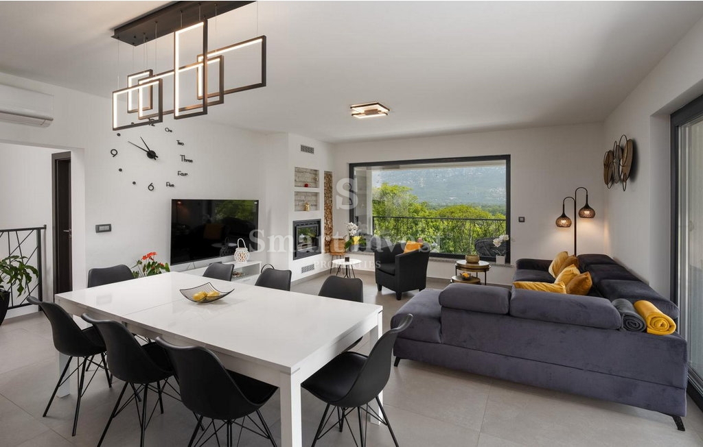 LABIN - RABAC, nuova villa moderna con piscina, a 7 km dal mare