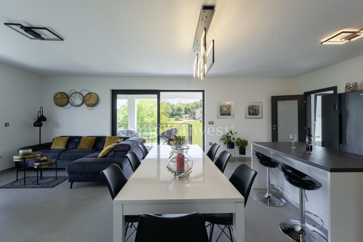 LABIN - RABAC, nuova villa moderna con piscina, a 7 km dal mare