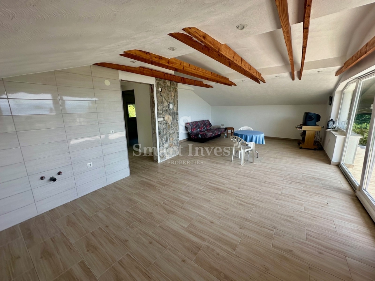 ABBAZIA - RUKAVAC, casa indipendente con vista mare in posizione tranquilla