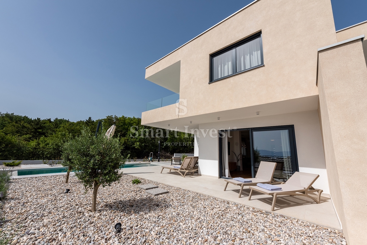 KOSTRENA, villa bifamiliare con piscina e vista mare