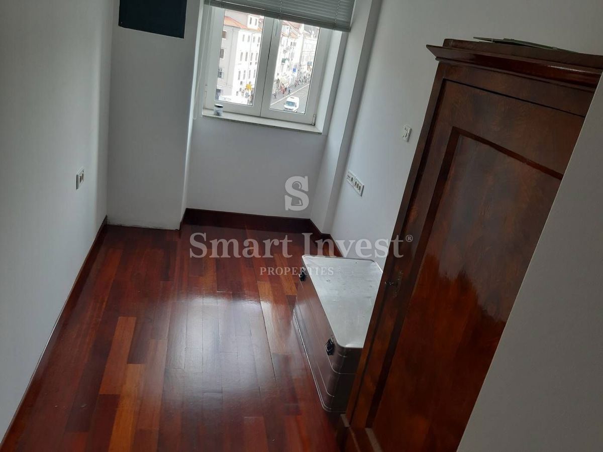 FIUME - CENTRO, spazioso appartamento con vista mare