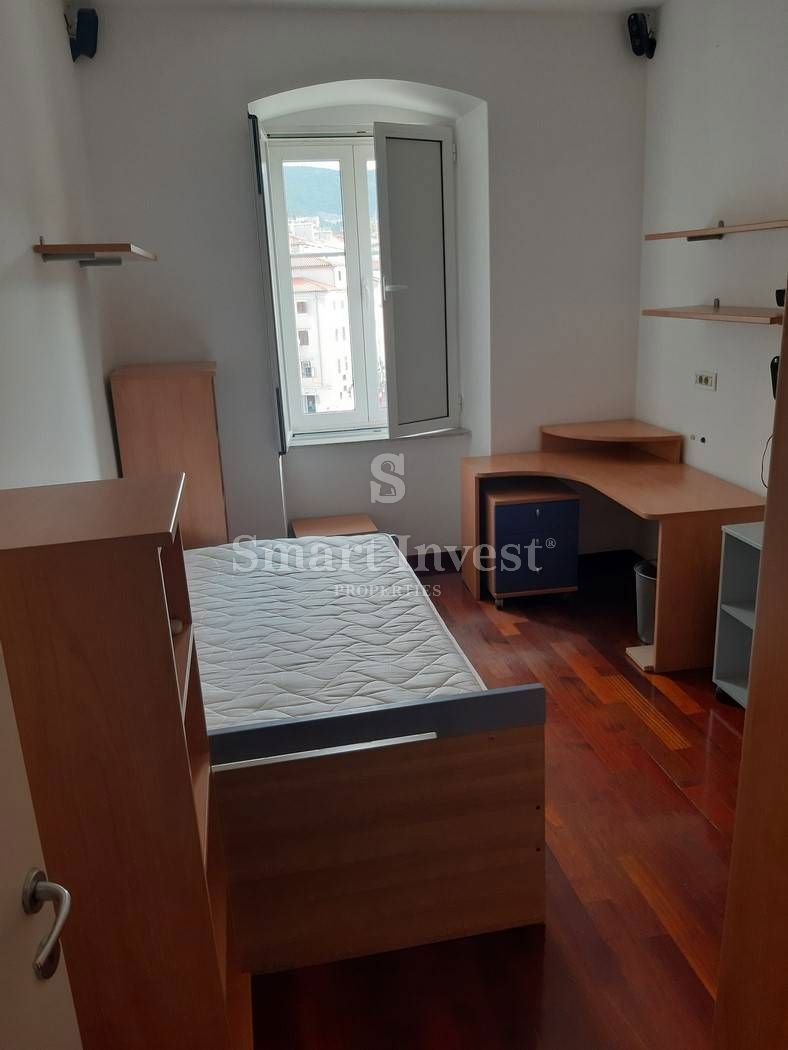 FIUME - CENTRO, spazioso appartamento con vista mare