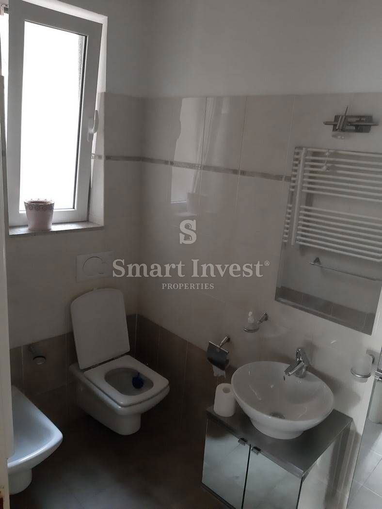 FIUME - CENTRO, spazioso appartamento con vista mare