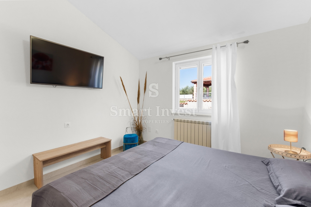 ISTRIA - PARENZO, casa moderna con piscina riscaldata