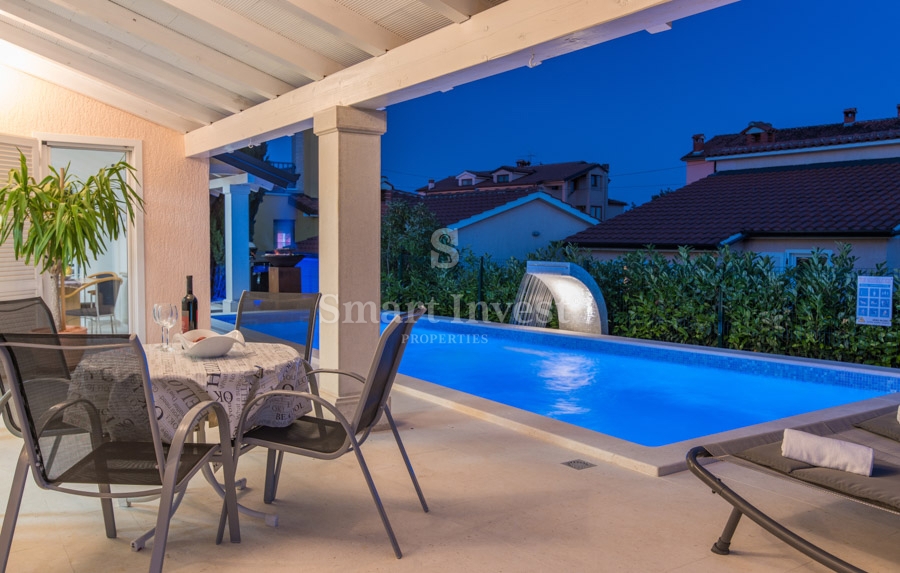 ISTRIA - PARENZO, casa moderna con piscina riscaldata