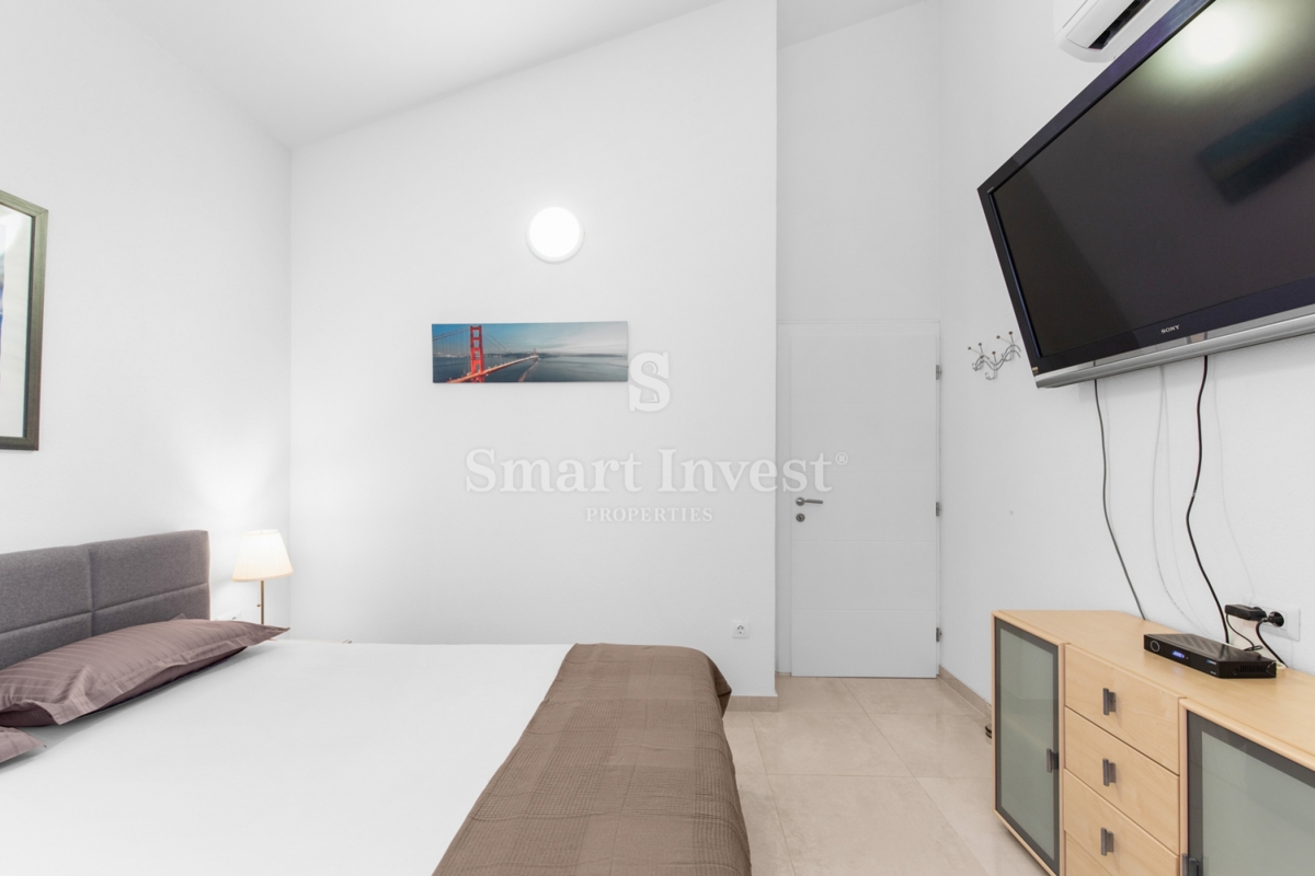 ISTRIA - PARENZO, casa moderna con piscina riscaldata