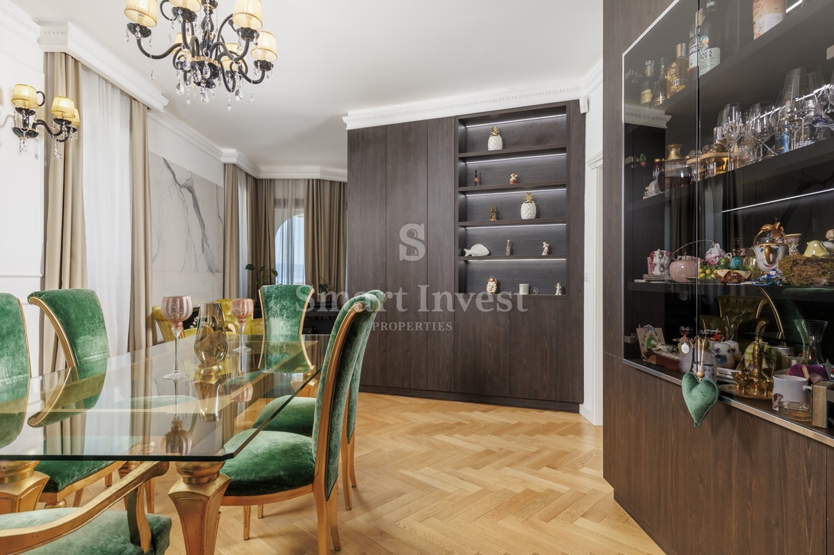 ABBAZIA, lussuoso attico in un'antica villa con parcheggio