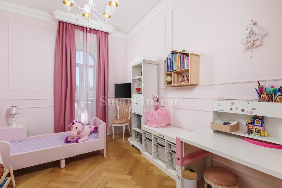 ABBAZIA, lussuoso attico in un'antica villa con parcheggio