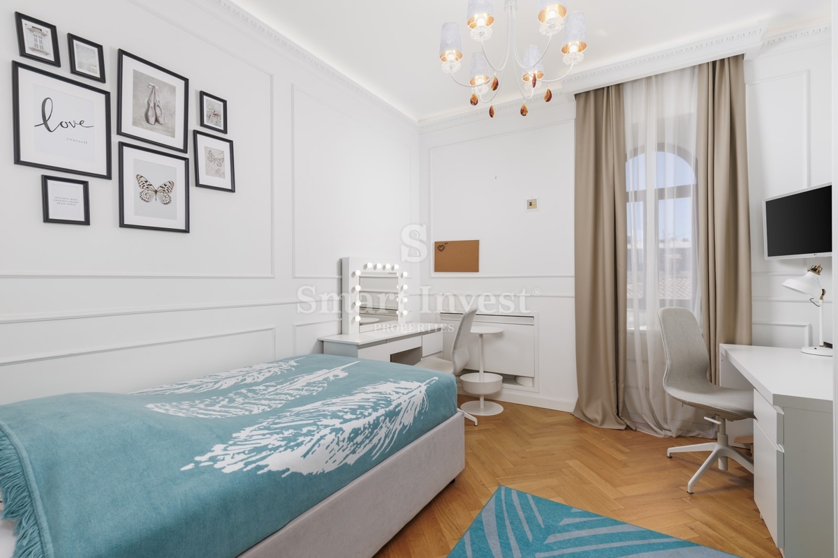 ABBAZIA, lussuoso attico in un'antica villa con parcheggio