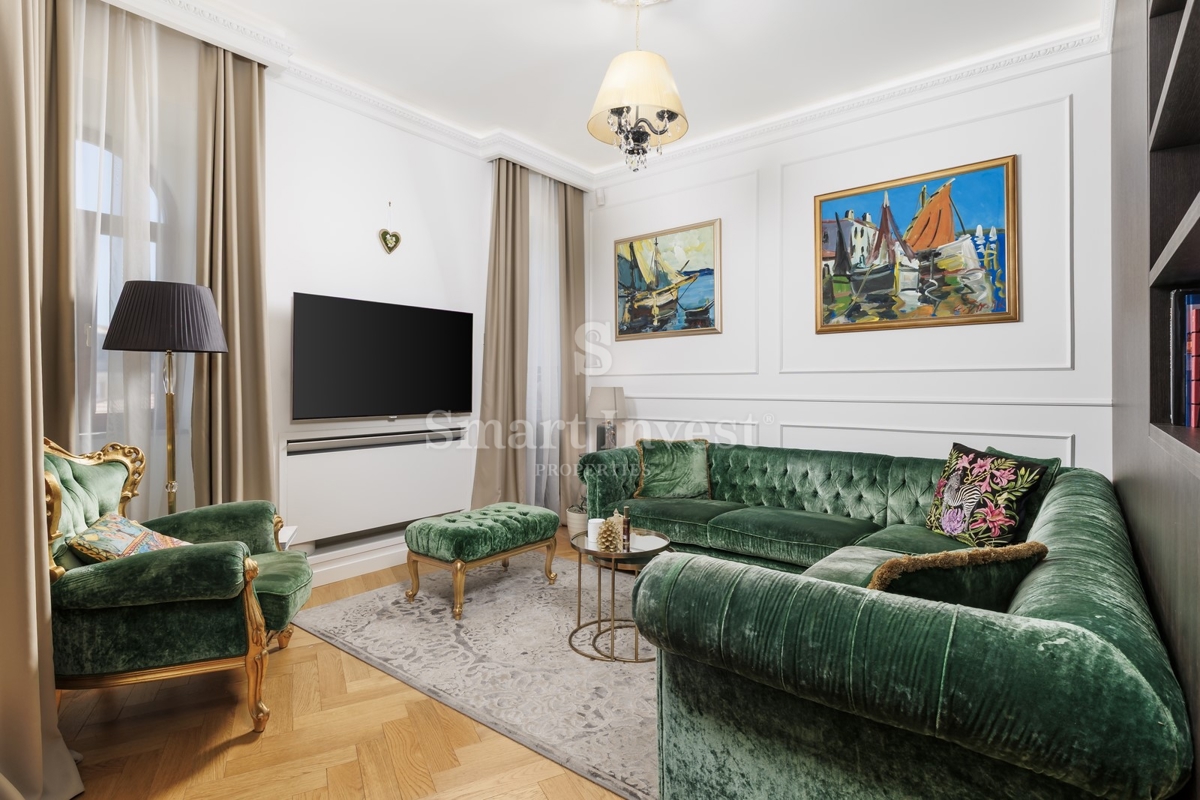 ABBAZIA, lussuoso attico in un'antica villa con parcheggio