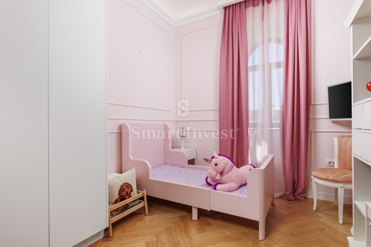 ABBAZIA, lussuoso attico in un'antica villa con parcheggio