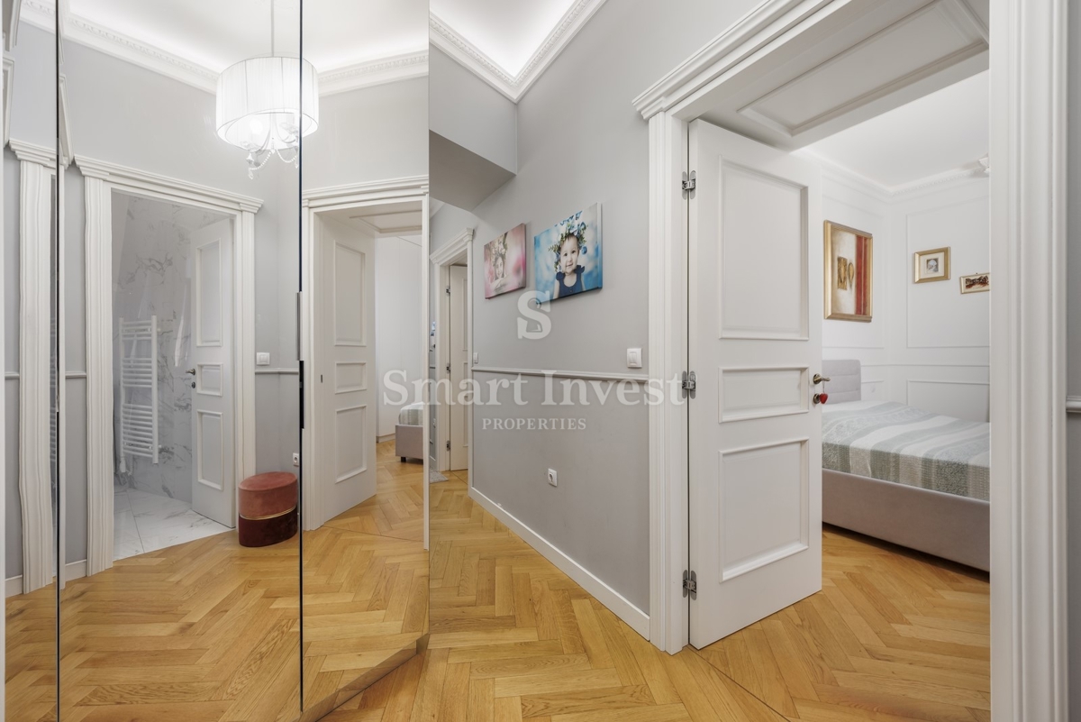 ABBAZIA, lussuoso attico in un'antica villa con parcheggio