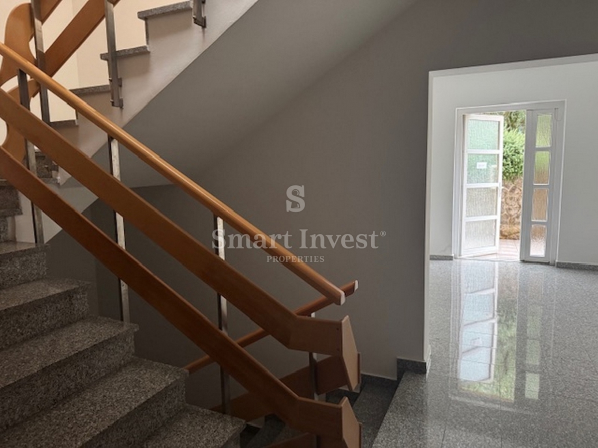 ABBAZIA, appartamento bilocale con parcheggio in edificio con piscina