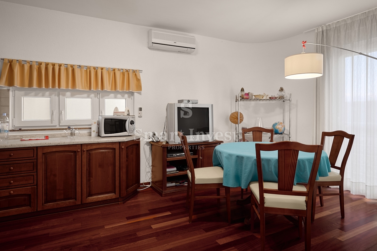 ABBAZIA, appartamento trilocale con vista mare e garage