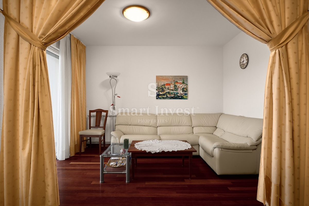 ABBAZIA, appartamento trilocale con vista mare e garage