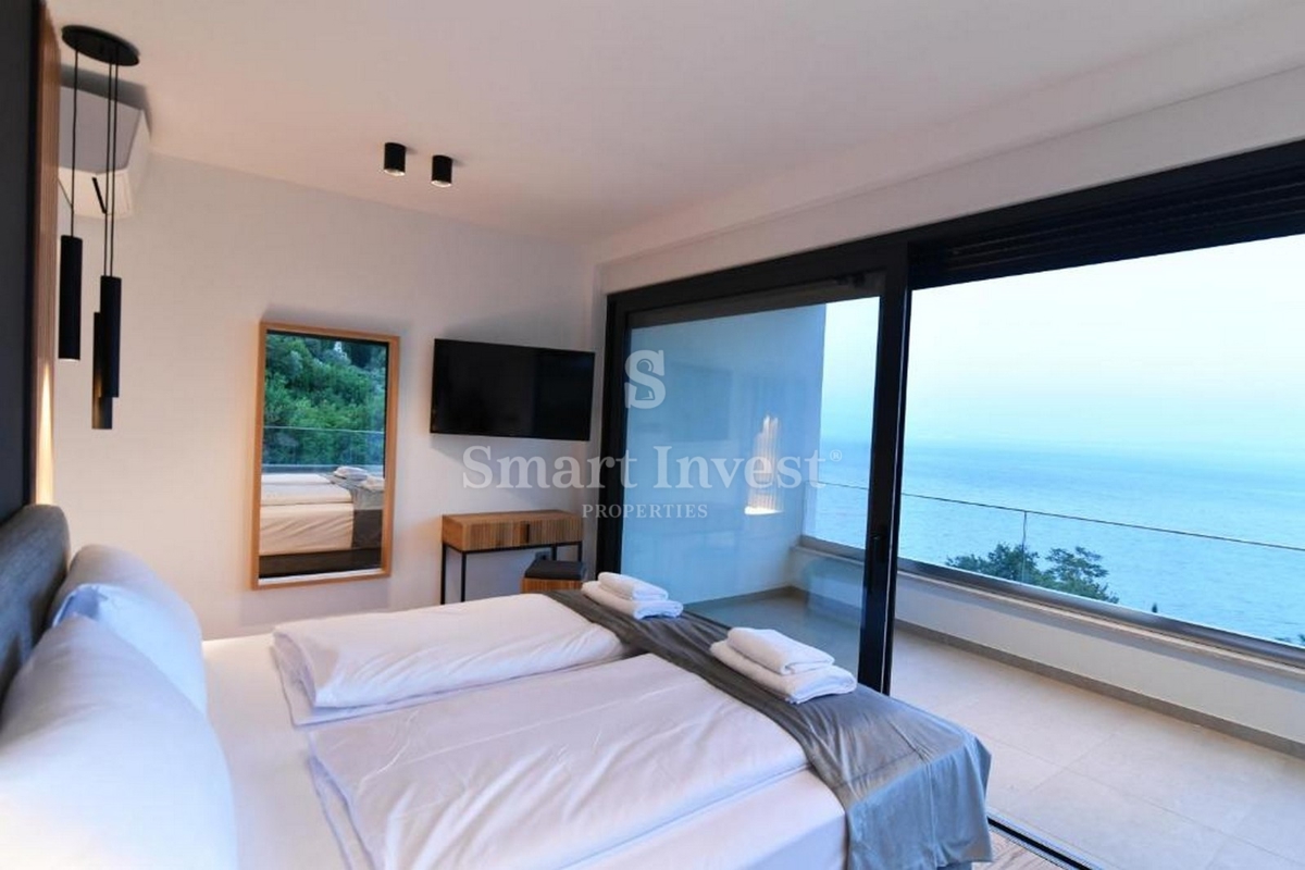 RIVIERA DI ABBAZIA, moderna nuova villa con piscina e vista mare