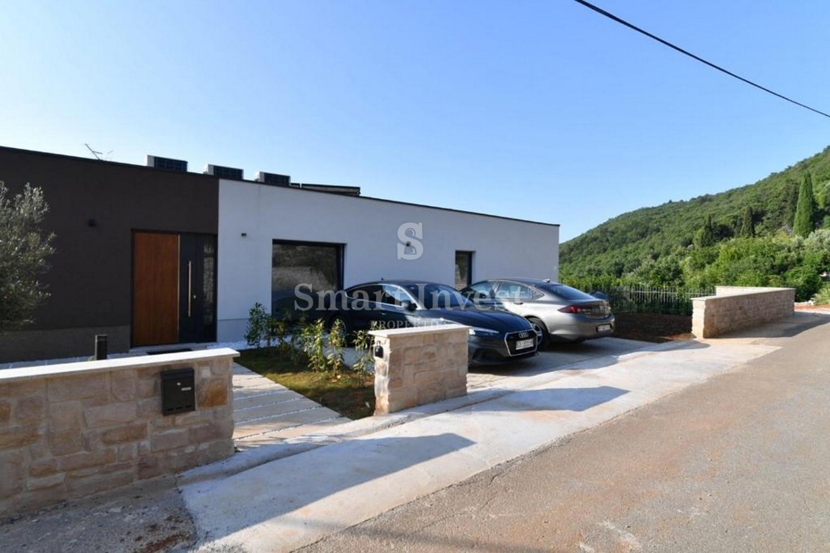 RIVIERA DI ABBAZIA, moderna nuova villa con piscina e vista mare