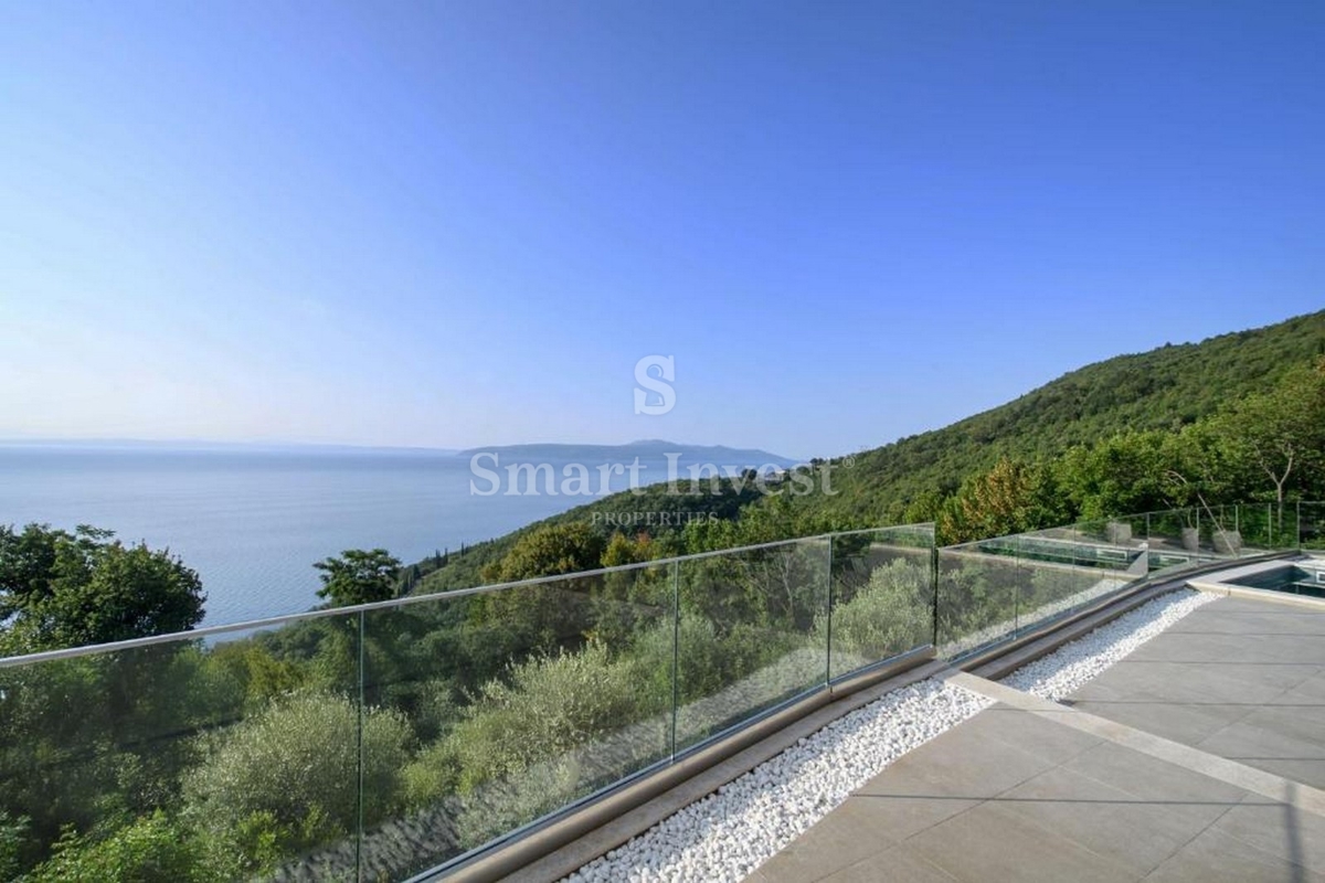 RIVIERA DI ABBAZIA, moderna nuova villa con piscina e vista mare