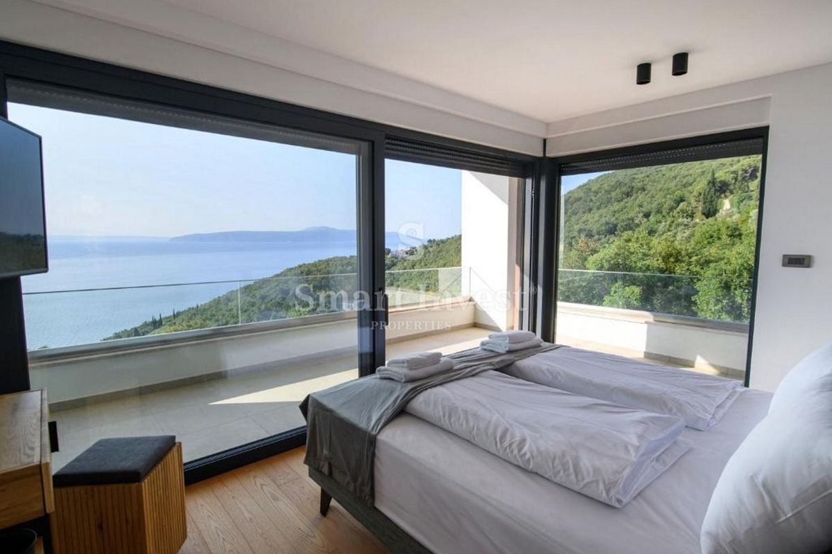 RIVIERA DI ABBAZIA, moderna nuova villa con piscina e vista mare