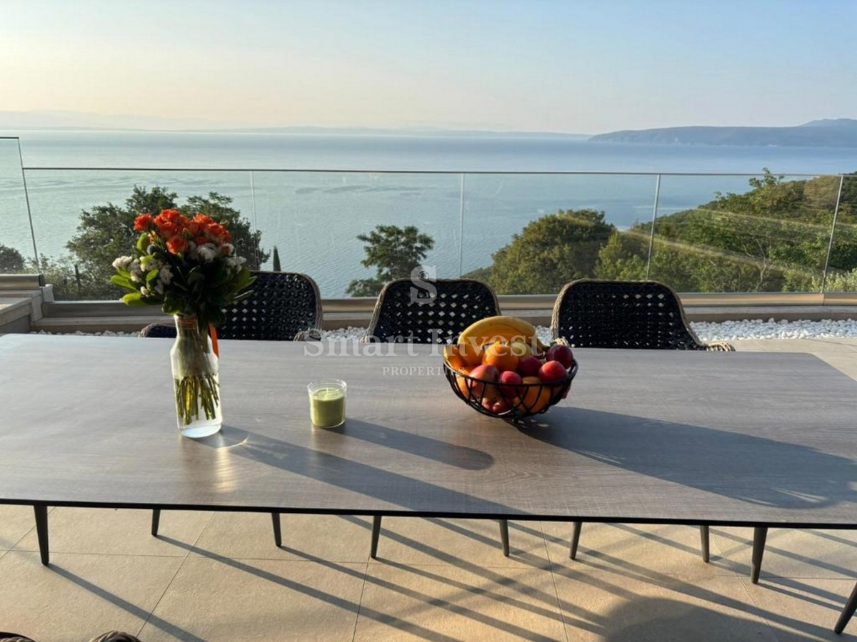 RIVIERA DI ABBAZIA, moderna nuova villa con piscina e vista mare