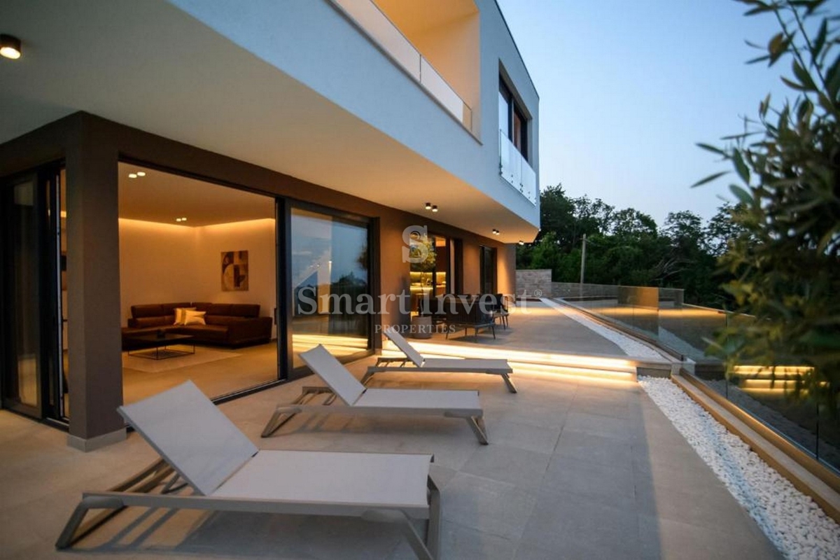 RIVIERA DI ABBAZIA, moderna nuova villa con piscina e vista mare