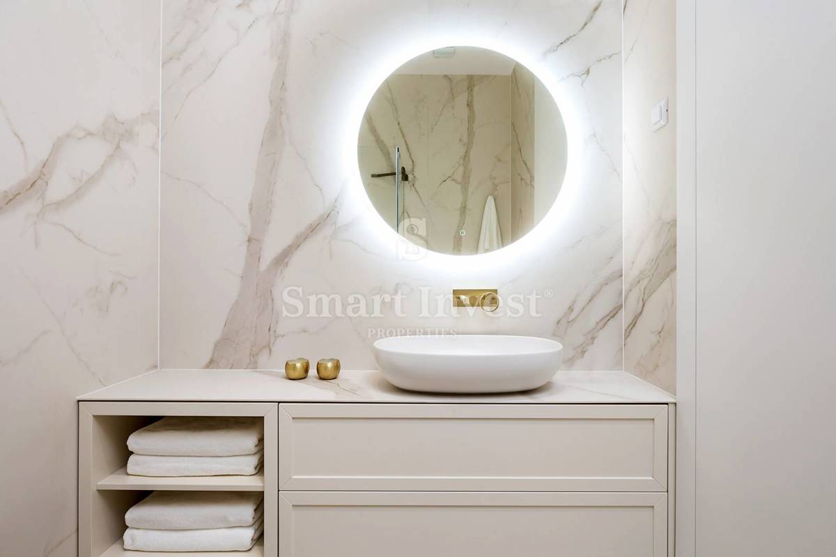 ABBAZIA – CENTRO, lussuoso appartamento fronte mare in villa ristrutturata