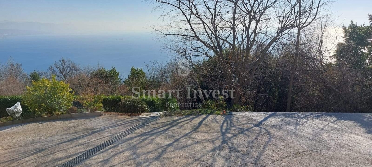 ABBAZIA - BREGI, terreno edificabile con vista panoramica sul mare