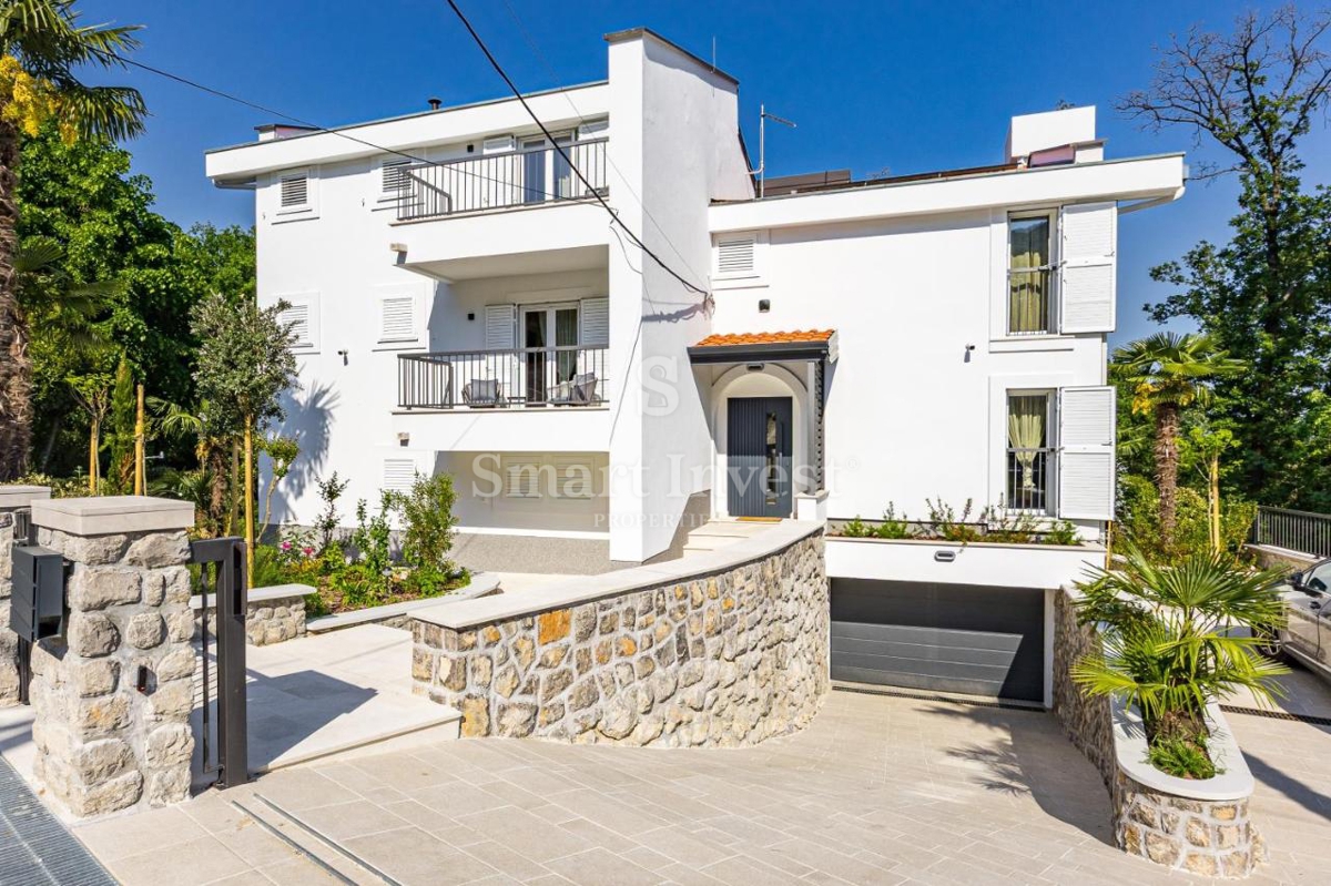 ABBAZIA - OPRIĆ, villa di lusso con piscina vicino al mare