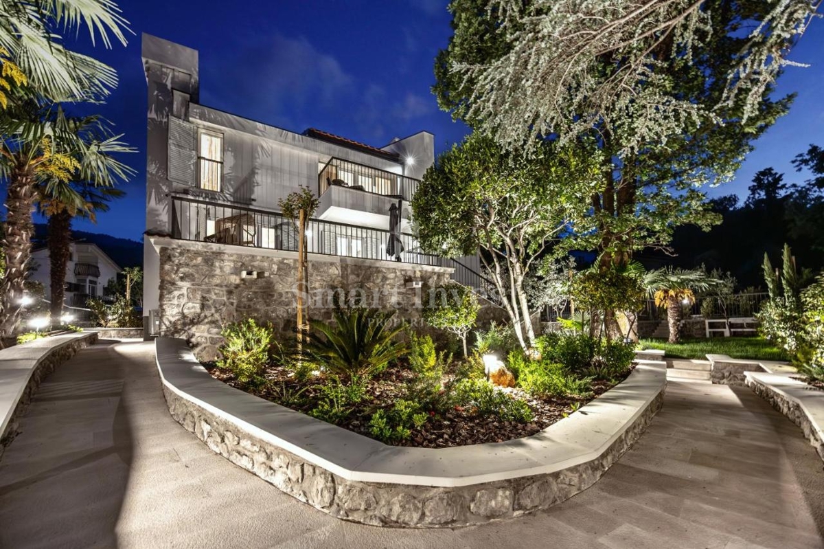 ABBAZIA - OPRIĆ, villa di lusso con piscina vicino al mare