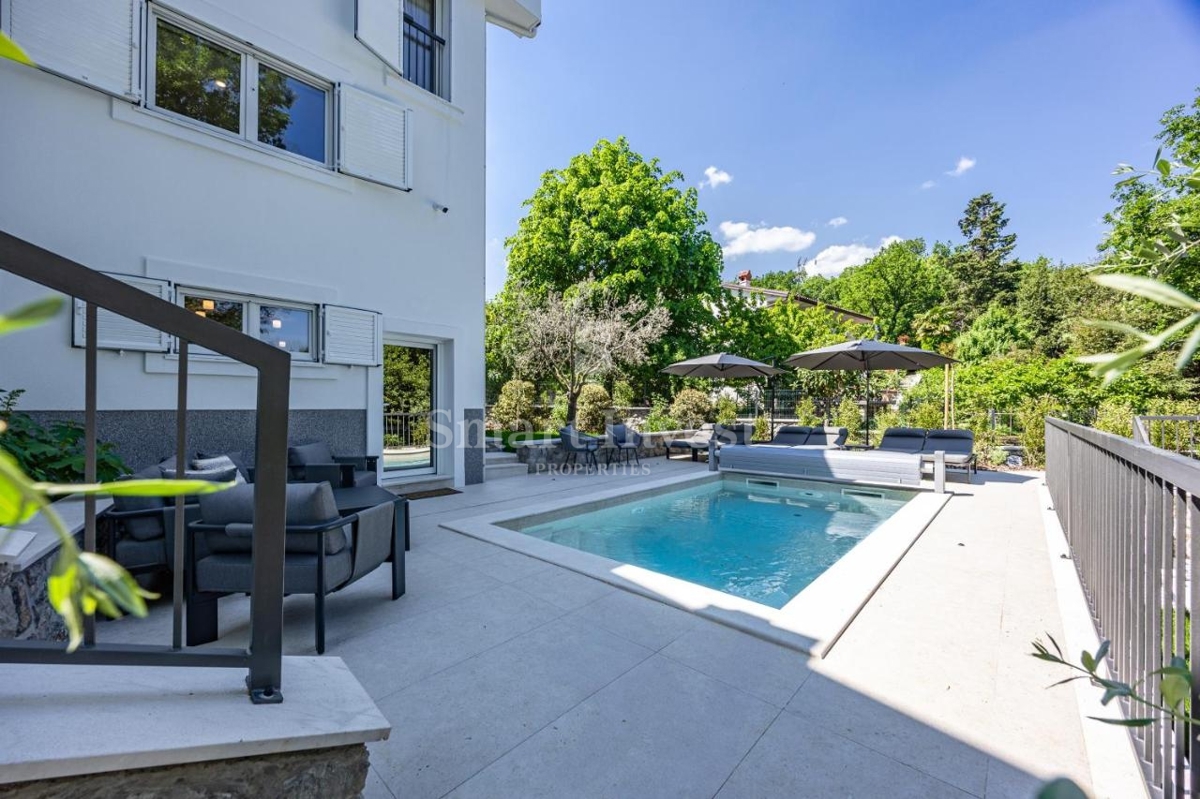 ABBAZIA - OPRIĆ, villa di lusso con piscina vicino al mare