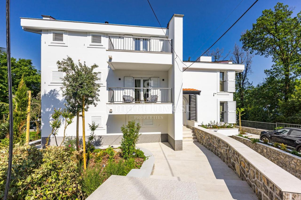 ABBAZIA - OPRIĆ, villa di lusso con piscina vicino al mare