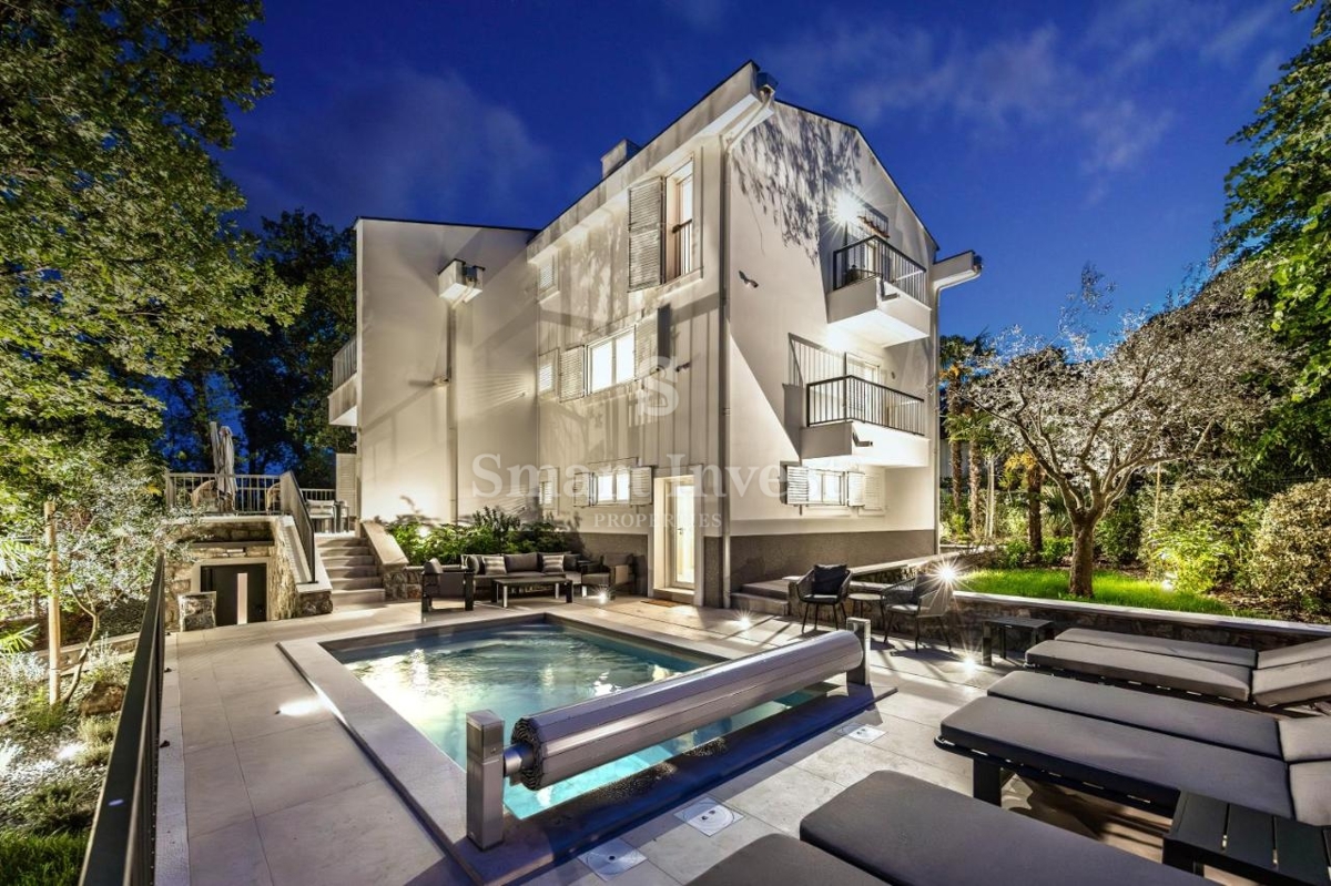 ABBAZIA - OPRIĆ, villa di lusso con piscina vicino al mare