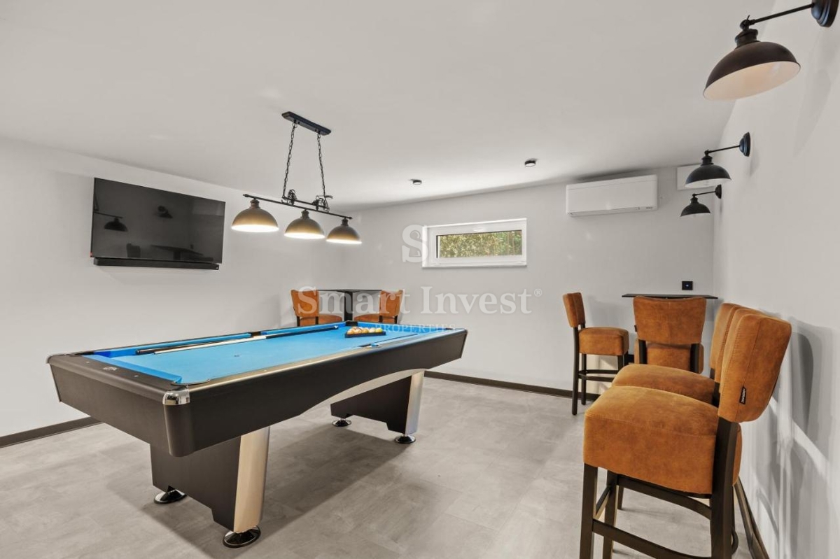 ABBAZIA - OPRIĆ, villa di lusso con piscina vicino al mare