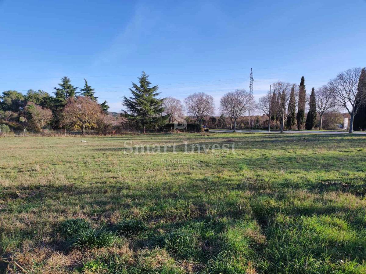 ISTRIA - ROVINJ, BUILDING LAND OF 4.083 M2 NEAR THE SEA AND CENTER