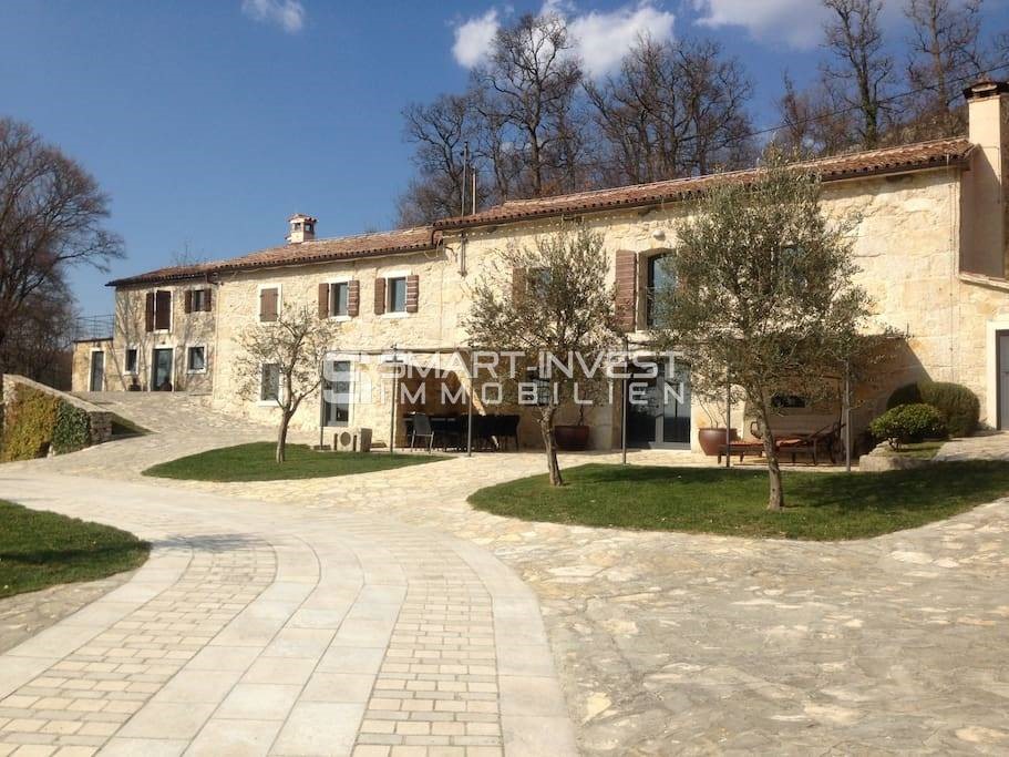 ISTRIA - LUPOGLAV, COMPLEX OF RENOVATED VILLAS