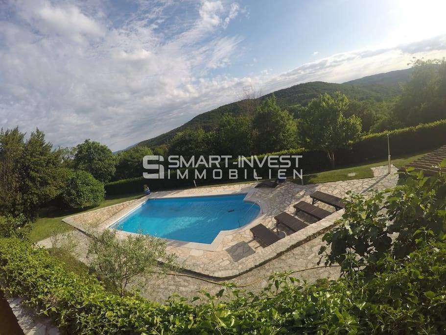 ISTRIA - LUPOGLAV, COMPLEX OF RENOVATED VILLAS