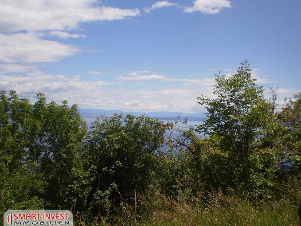 LOVRAN, Land of 15.000 m2 with a sea view on a quiet location